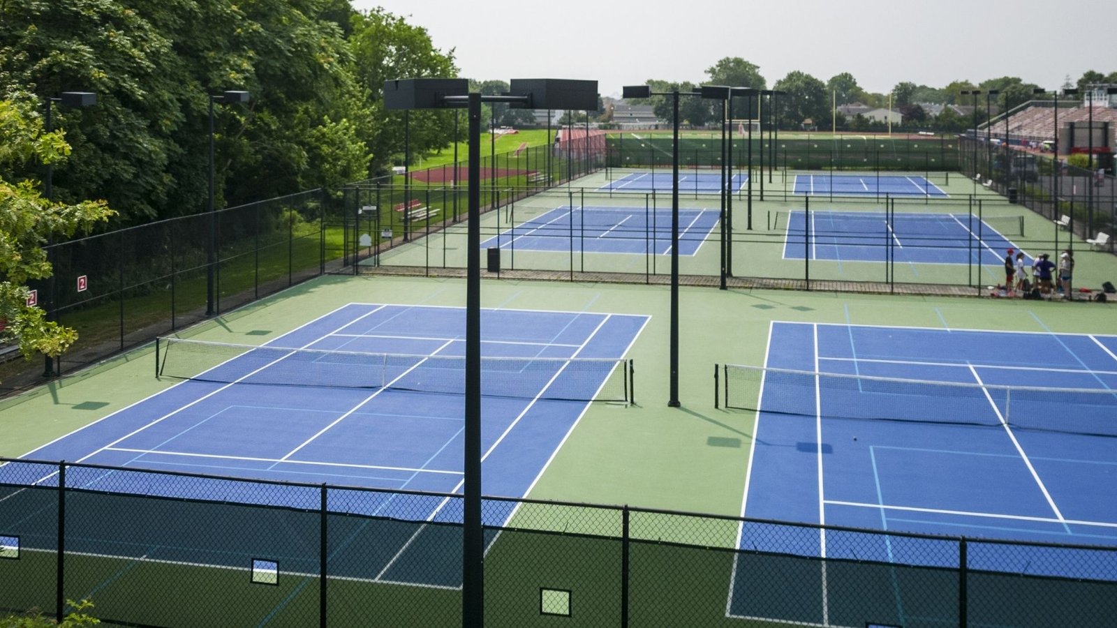 Profesyonel tenis kortu yapımı